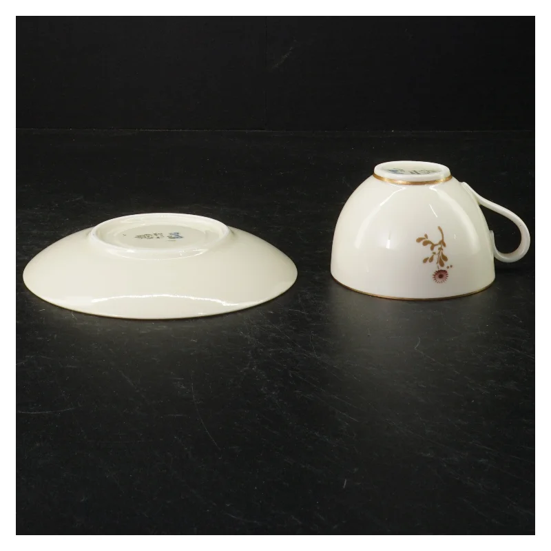 Porcelænskopper med underkopper fra B&G