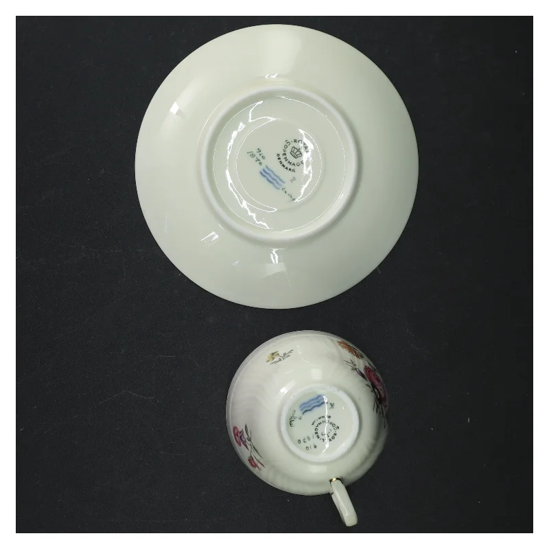 Porcelænskop og underkop sæt fra Royal Copenhagen