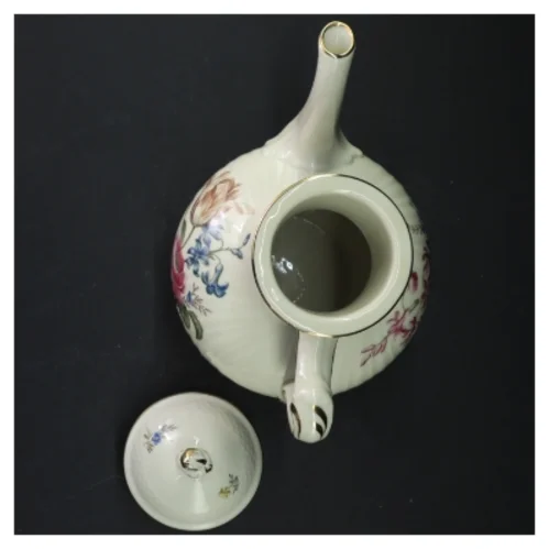 Royal Copenhagen Frisenborg Kaffekande #910/ 1794 fra Royal Copenhagen