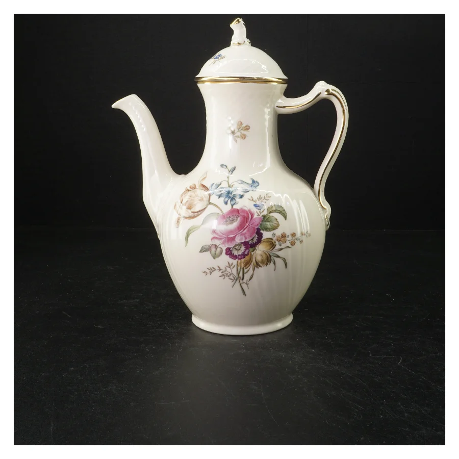 Royal Copenhagen Frisenborg Kaffekande #910/ 1794 fra Royal Copenhagen