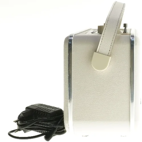 Memphis radio med adapter fra Memphis (str. 26x12x16 cm)