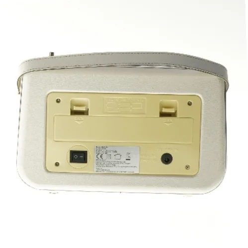 Memphis radio med adapter fra Memphis (str. 26x12x16 cm)