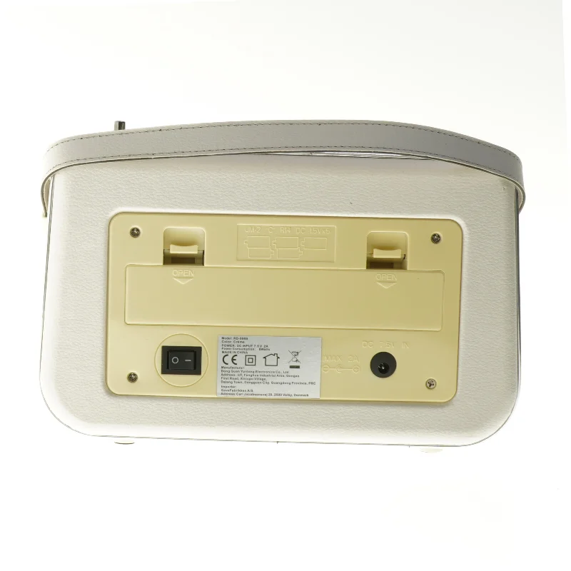 Memphis radio med adapter fra Memphis (str. 26x12x16 cm)