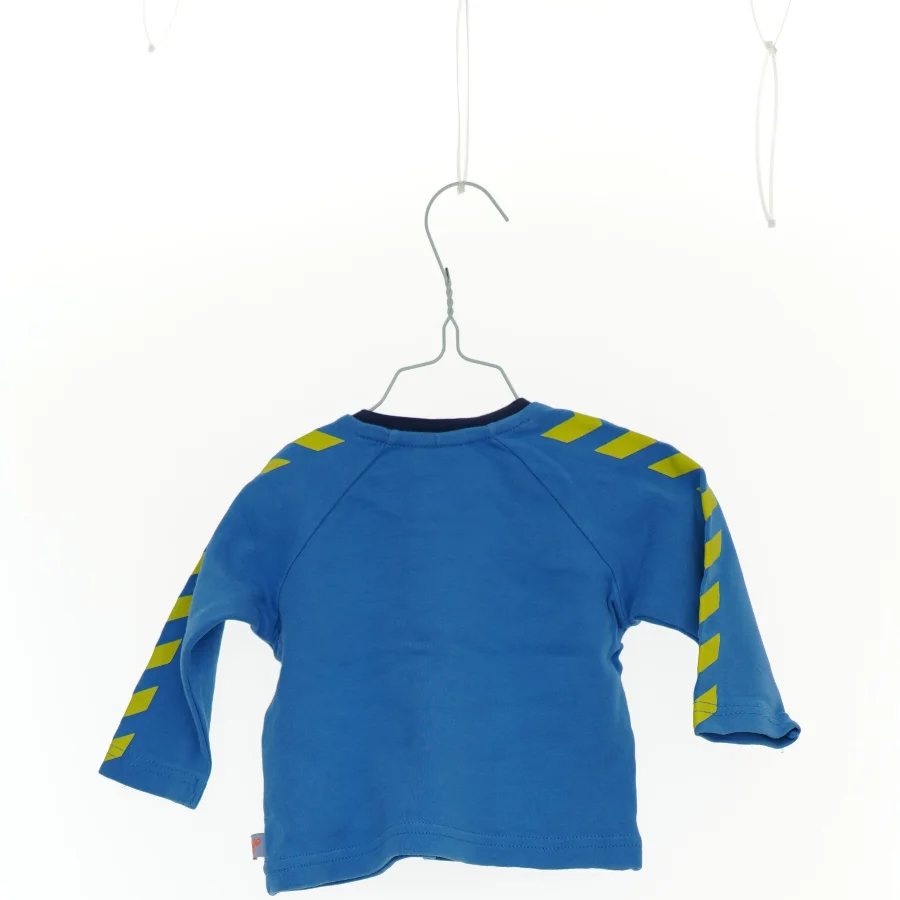 Bluse fra Hummel (str. 68 cm)