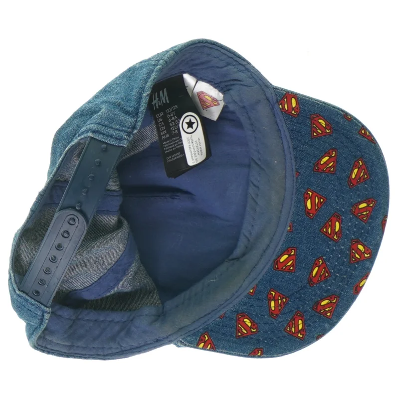 Superman kasket fra H&M (str. 122)
