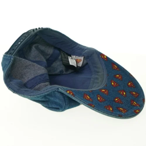 Superman kasket fra H&M (str. 122)