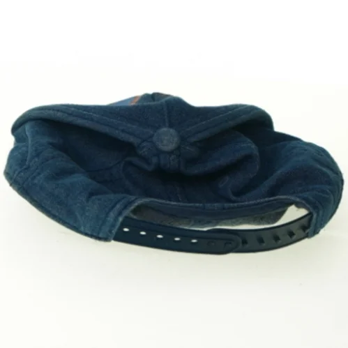 Superman kasket fra H&M (str. 122)