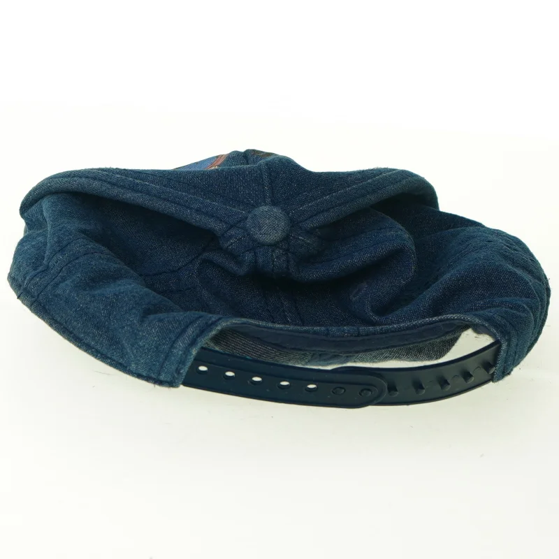 Superman kasket fra H&M (str. 122)