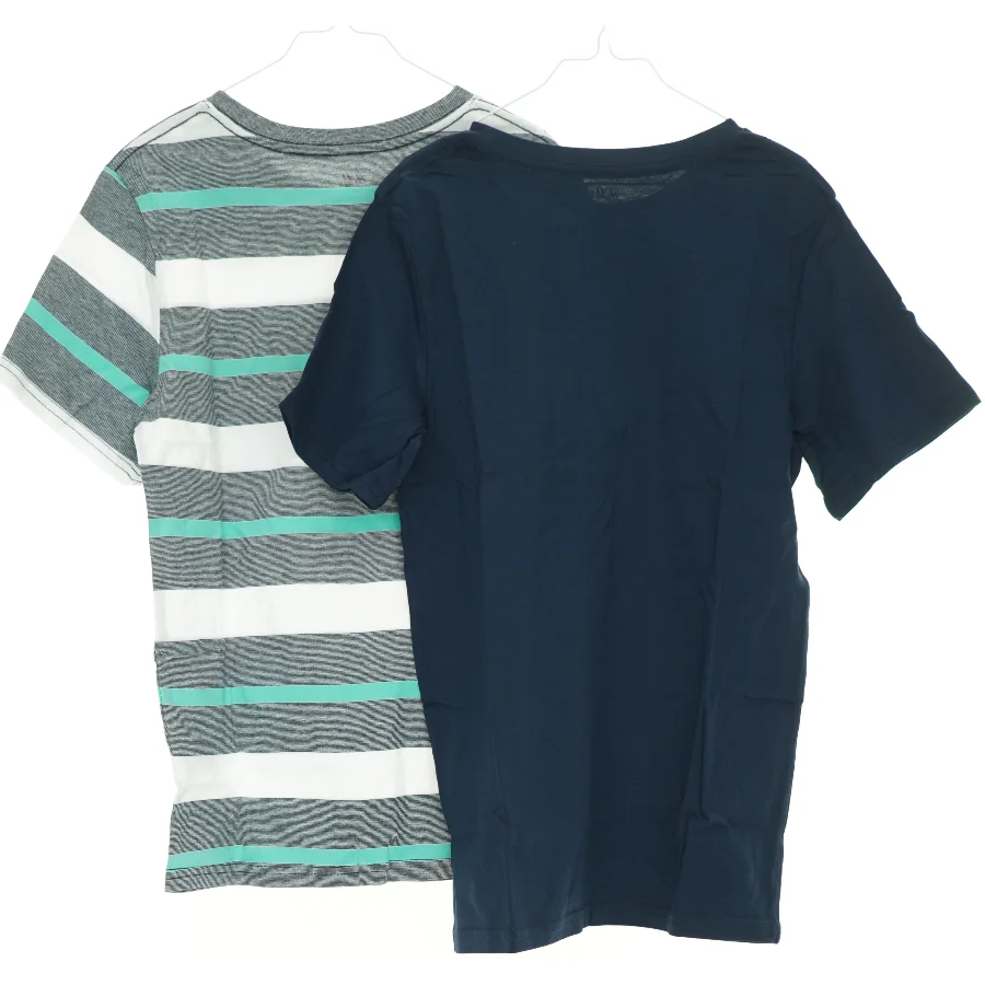 nye T-Shirt (2 stk.) fra H&M (str. 152 cm)