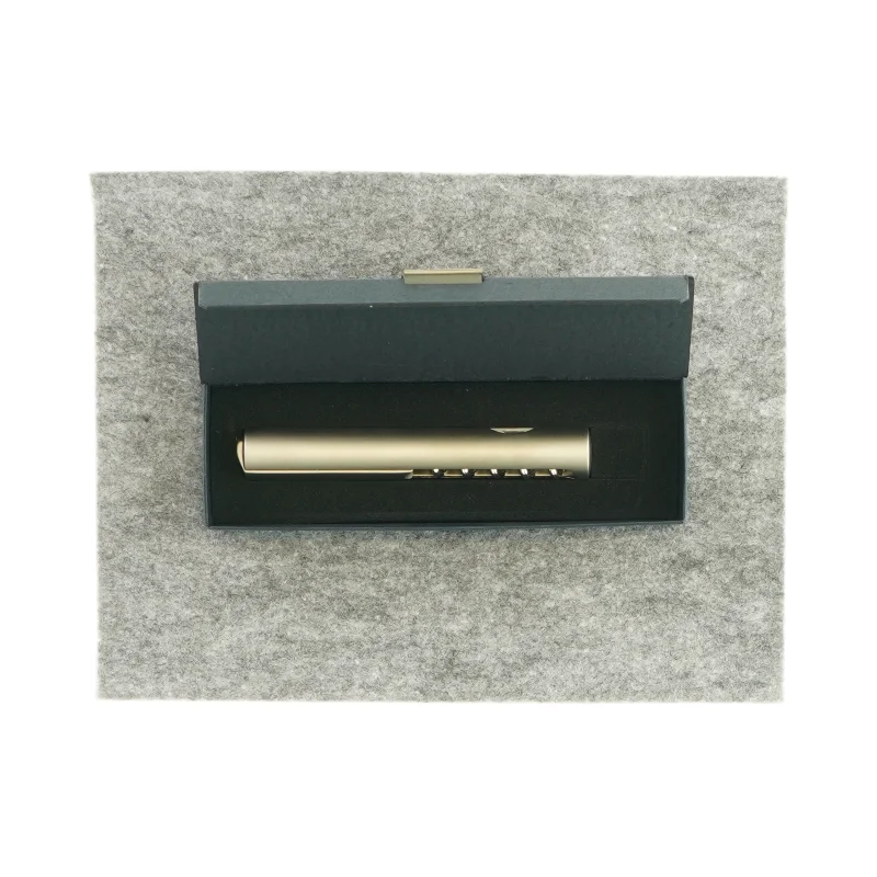 Vinoplukker stadig i æske 