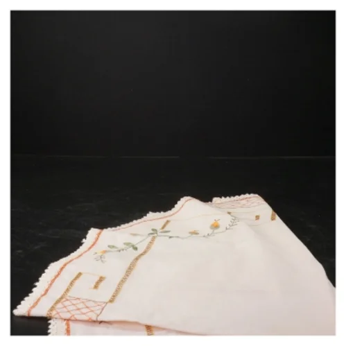 Broderet dug (str. 48x68 cm)