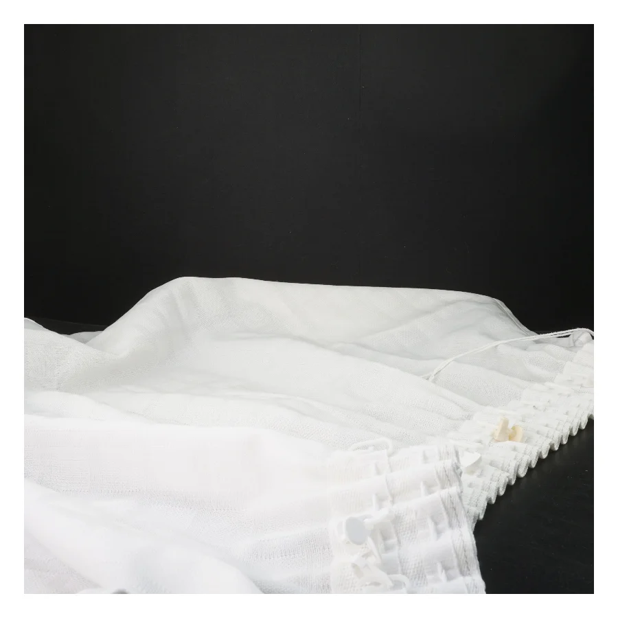 Hvide gardiner (str. 64x75 cm)