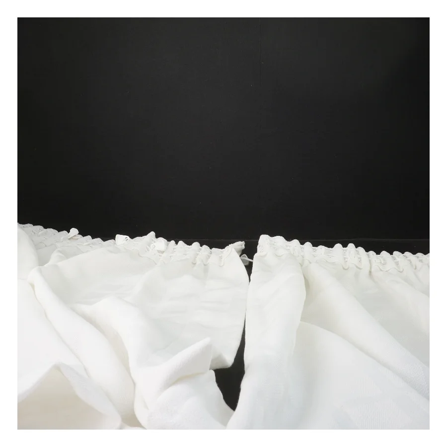 Hvide gardiner (str. 64x75 cm)