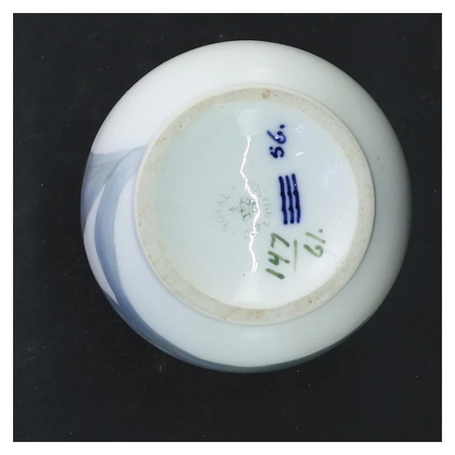 Vase med blomsterdesign fra Royal Copenhagen (str. 14x9 cm)