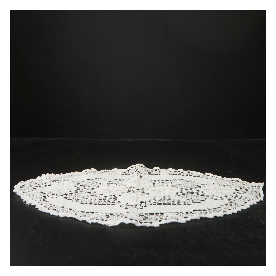 Oval blondebordløber (str. 44x28 cm)