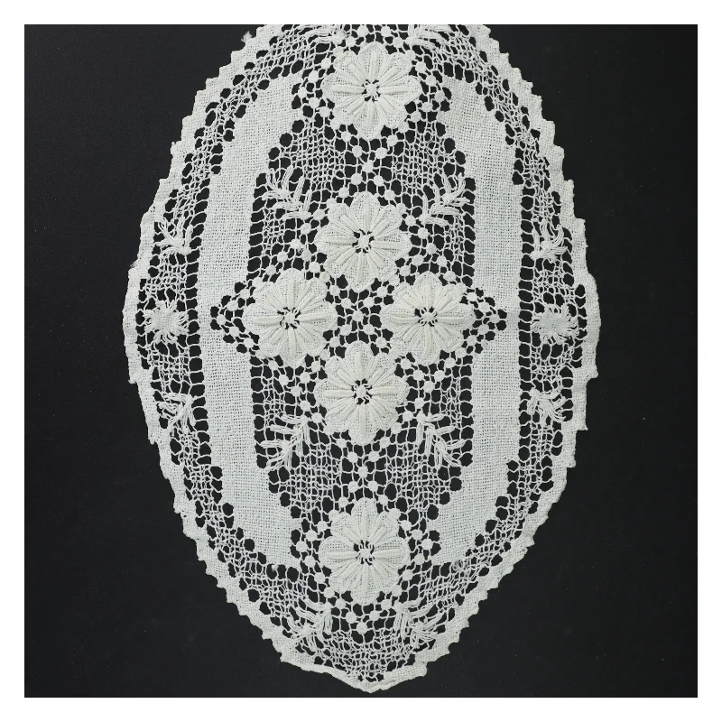 Oval blondebordløber (str. 44x28 cm)