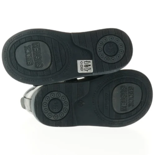 Sorte børnesko str 25. Nye