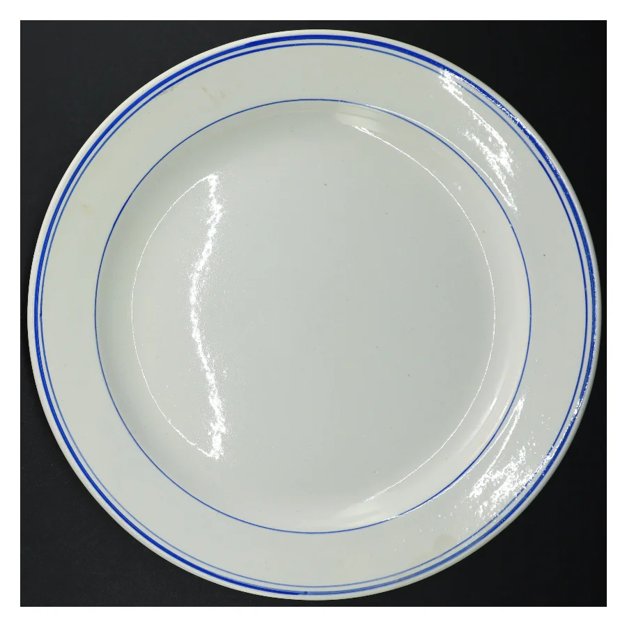 Hvidt fad fra Thegdor Paetsch (str. Ø. 33 cm)