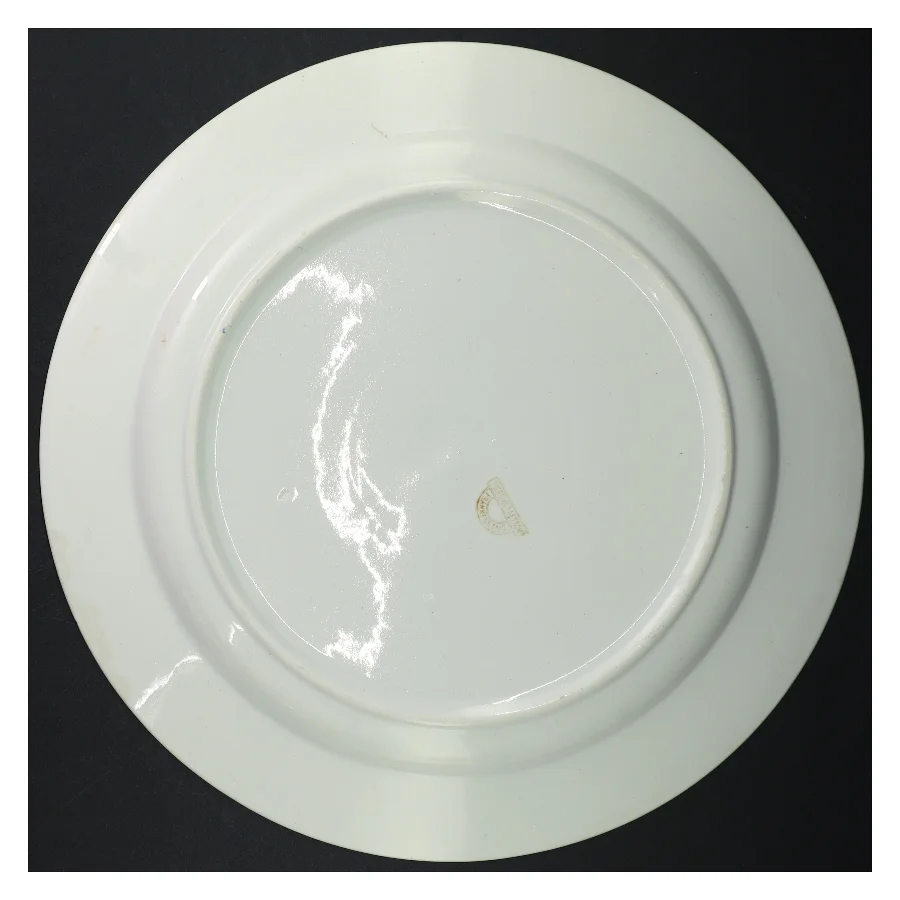 Hvidt fad fra Thegdor Paetsch (str. Ø. 33 cm)