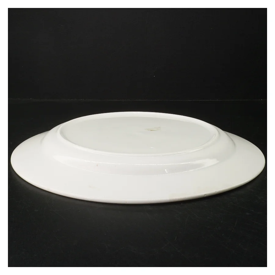 Hvidt fad fra Thegdor Paetsch (str. Ø. 33 cm)