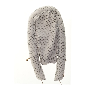Babynest med prikker fra Småfolk (str. 100 cm)
