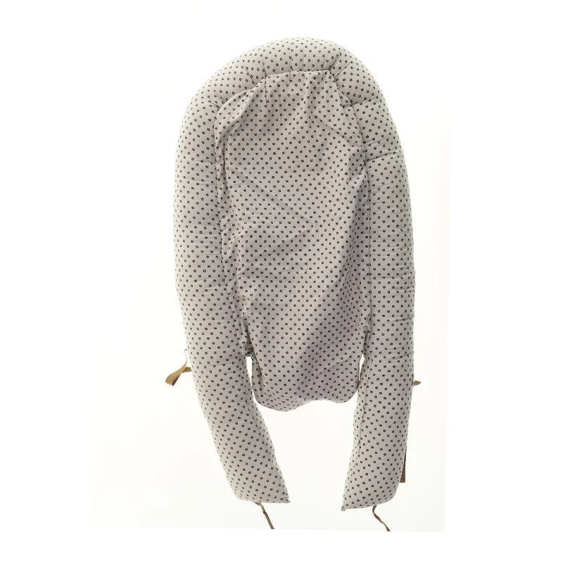 Babynest med prikker fra Småfolk (str. 100 cm)
