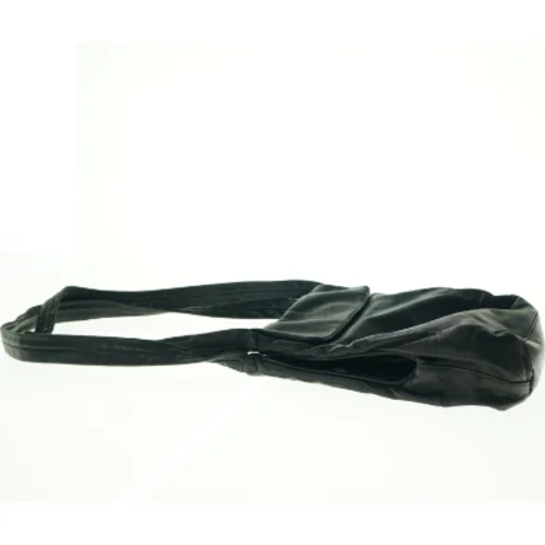 Sort skuldertaske i læder