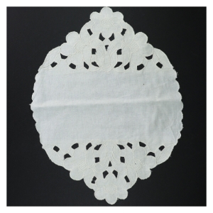 dekorativ hvid dug (str. 38 x 29 cm)