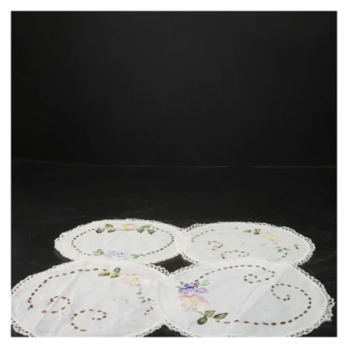 Runde broderede tekstiler (str. Ø 16 cm)