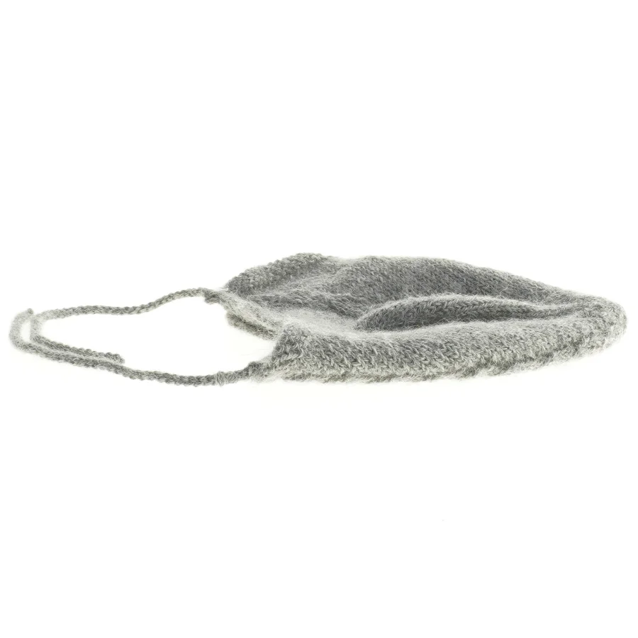 Strikket babyhue (str. 17x19 cm)