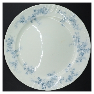 Gammelt Porcelænsfad med blomstermønster fra Hartington (str. Ø. 33 cm)