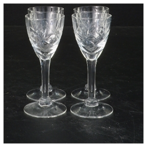 Sæt med fire krystalglas (str. 10 cm x 4 ø cm)