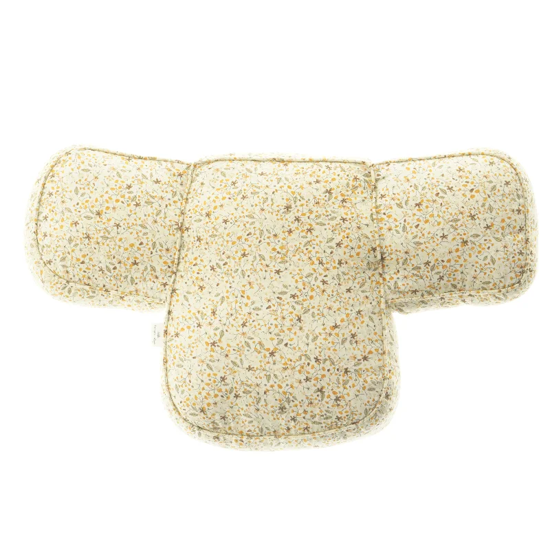 Barnevognspude med blomstermønster (str. 55,5x33 cm)