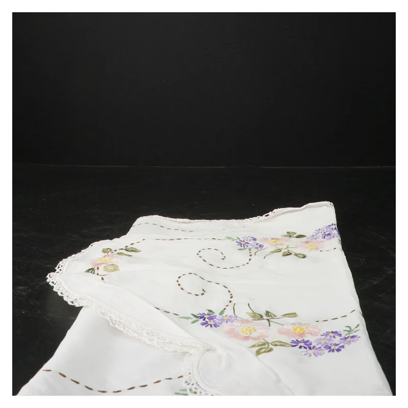 Bordløber med blomsterbroderi (str. 90x39 cm)