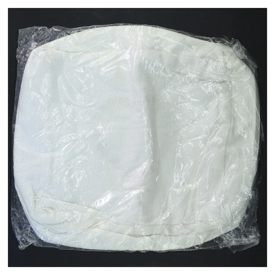 Hvid toilettaske i stof (str. 28x25 cm)