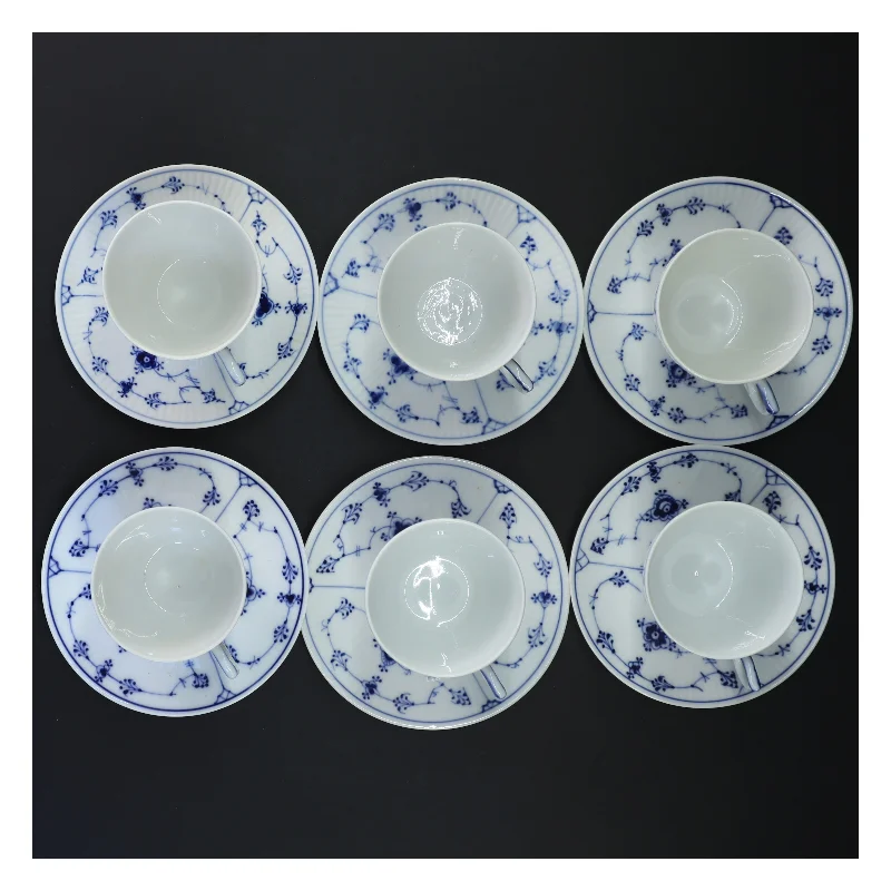 Kaffekopper og underkopper i porcelæn, musselmalede, fra Royal Copenhagen (str. Ø 12 og Ø 6,5 cm)