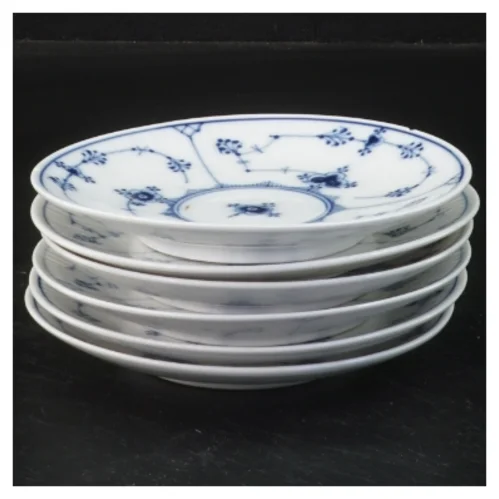 Kaffekopper og underkopper i porcelæn, musselmalede, fra Royal Copenhagen (str. Ø 12 og Ø 6,5 cm)