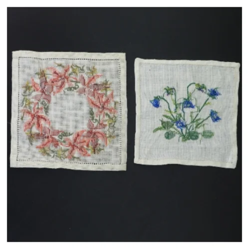 Håndroderede bordservietter (str. 17x17&15x14,5 cm)