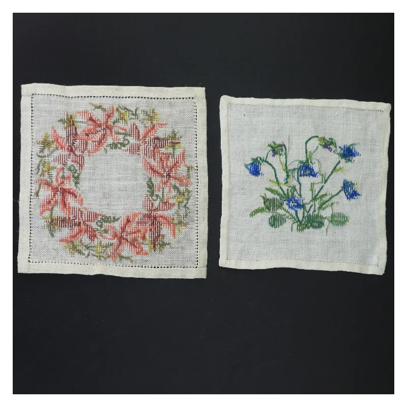 Håndroderede bordservietter (str. 17x17&15x14,5 cm)