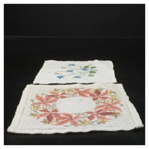 Håndroderede bordservietter (str. 17x17&15x14,5 cm)