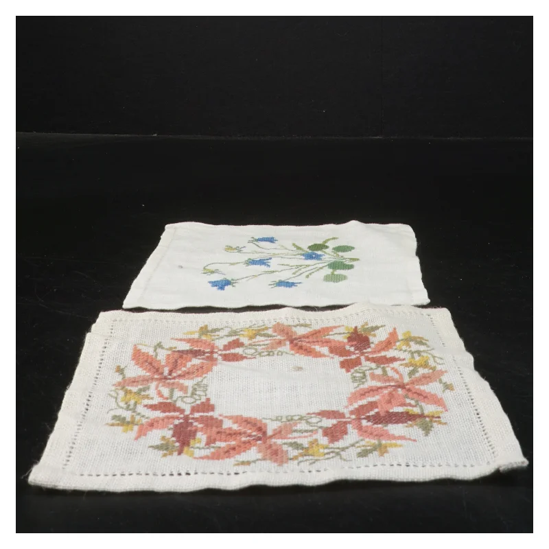 Håndroderede bordservietter (str. 17x17&15x14,5 cm)