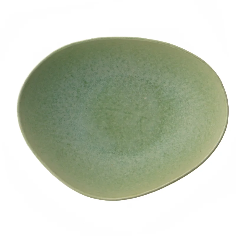 Grøn keramisk skål fra H&M (str. 27,5x21 cm)