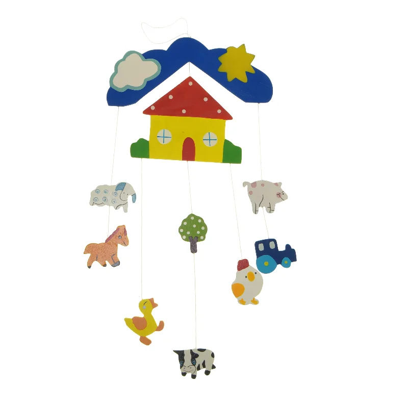 Træmobile med bondegårdsfigurer (str. 21x43 cm)