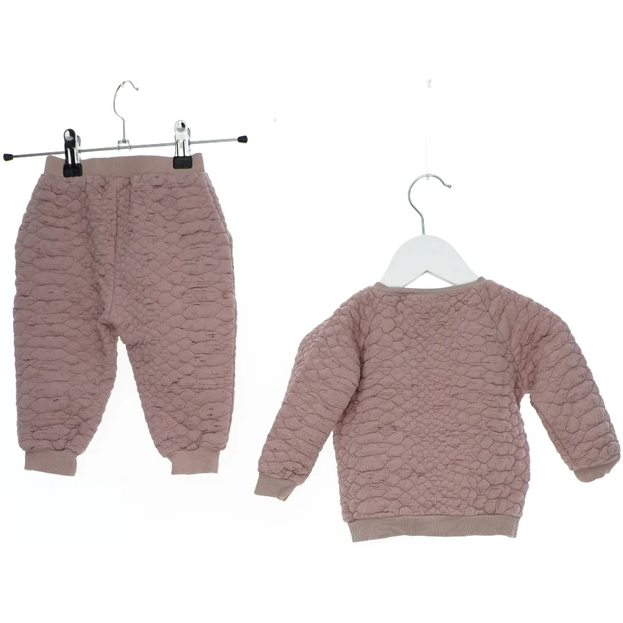 Rosa baby sæt fra Sofie Schnoor (str. 74)