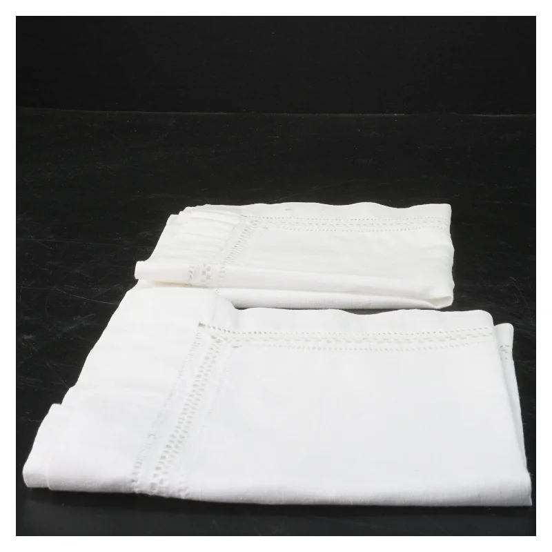 Hvide tekstilservietter 32x32 cm (str. 32x32 cm)