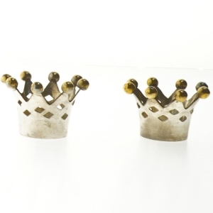 To lysestager i form af kroner fra Kgs Lyngby (str. 8x5 cm)