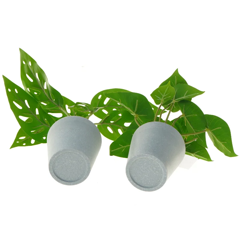 Dekorative planter i grå potter fra Monstrea (str. 25 cm)