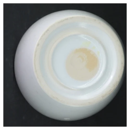 Hvid keramik potte. Blomsterskjuler (str. H. 13 cm. ø. 15 cm)