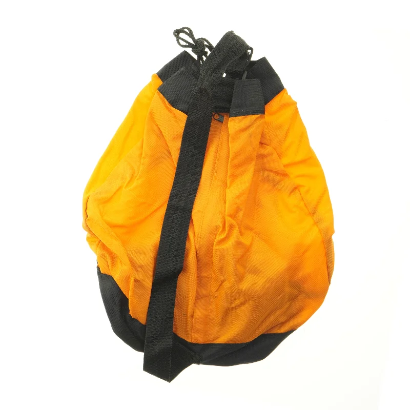 Orange rygsæk med frontlomme fra Universal (str. 47x39 cm)