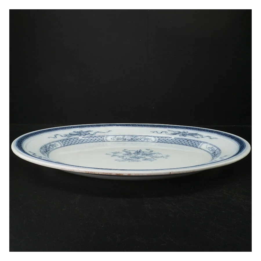 Blåt og hvidt fajancefad fra B. W. M & Co (str. 44 x 35 cm)